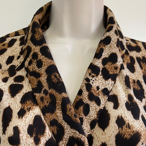 LEOPARD WRAP DRESS - Picture 2 of 6